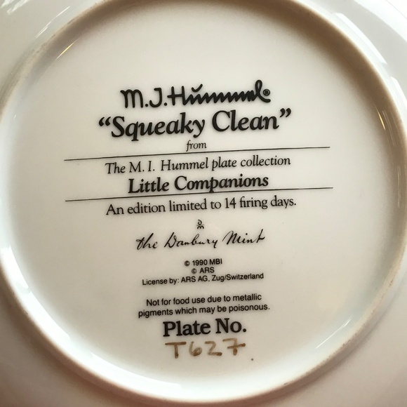 M.J. HUMMEL Plate Decor Squeaky Clean Danbury Mint 8” Round - Picture 3 of 8